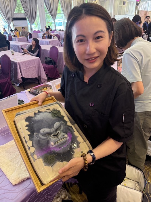 恭賀劉芳吟助理教授以金牌作品《靜默的咆哮》榮獲國際競賽雙殊榮!本校園藝之光!圖片